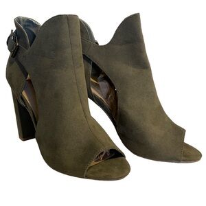 Penny Loves Kenny Booties. Size 9